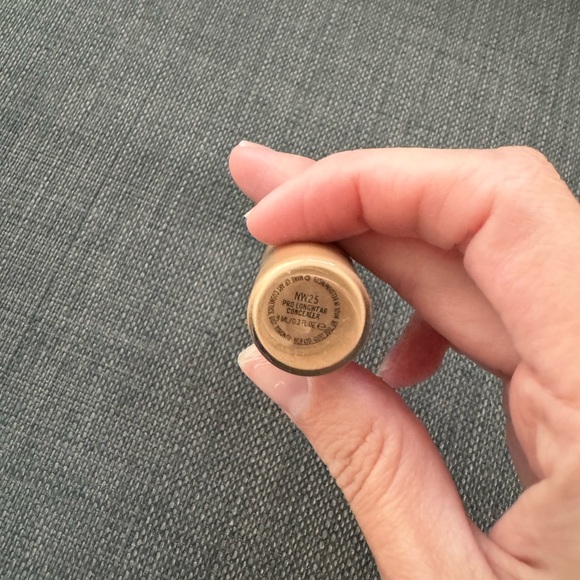MAC Concealer - Picture 3 of 3